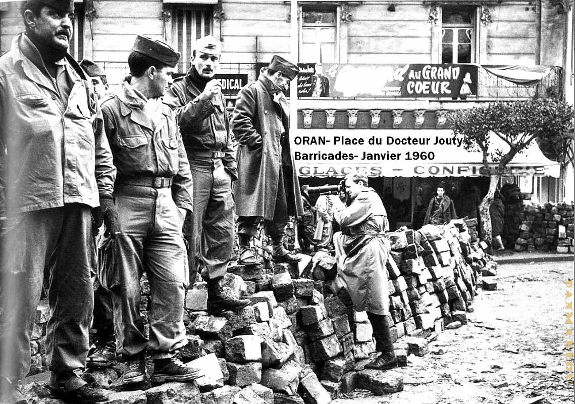 RA d- 10- Place du Docteur Jouty- barricades.JPG